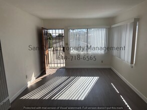 3611-3617 Reynard Way in San Diego, CA - Building Photo - Building Photo