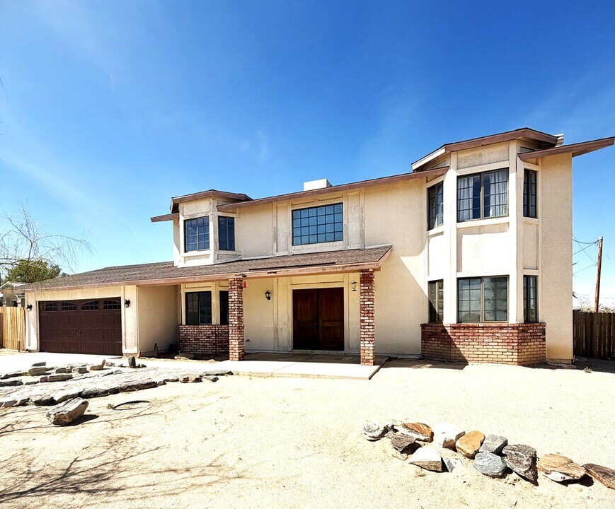 7098 Indian Cove Rd in Twentynine Palms, CA - Building Photo