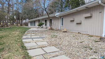 141 Gurleyville Rd in Mansfield, CT - Building Photo