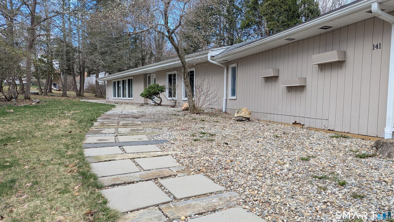 141 Gurleyville Rd in Mansfield, CT - Building Photo