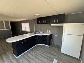 831 N Pontiac Trail in Walled Lake, MI - Building Photo