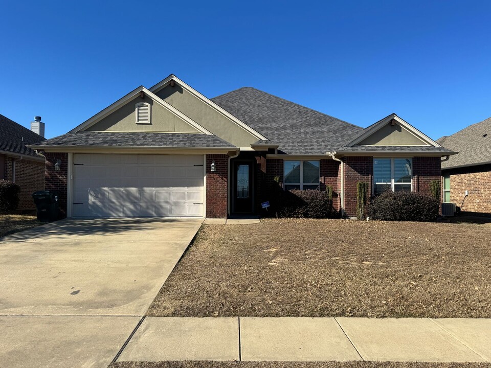 7357 Flat Rock Ln in Tyler, TX - Building Photo