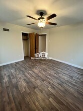 7016 Natural Bridge Rd in St. Louis, MO - Foto de edificio - Building Photo