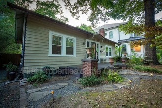 1927 Kenwood Ave in Charlotte, NC - Foto de edificio - Building Photo