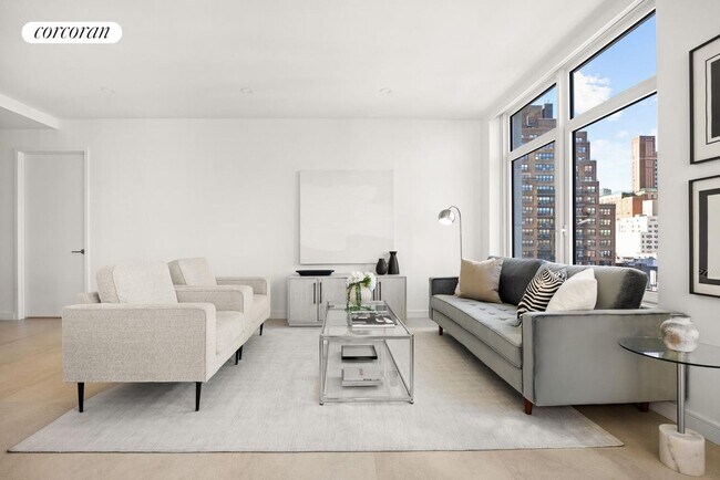 300 E 83rd St in New York, NY - Building Photo - Building Photo