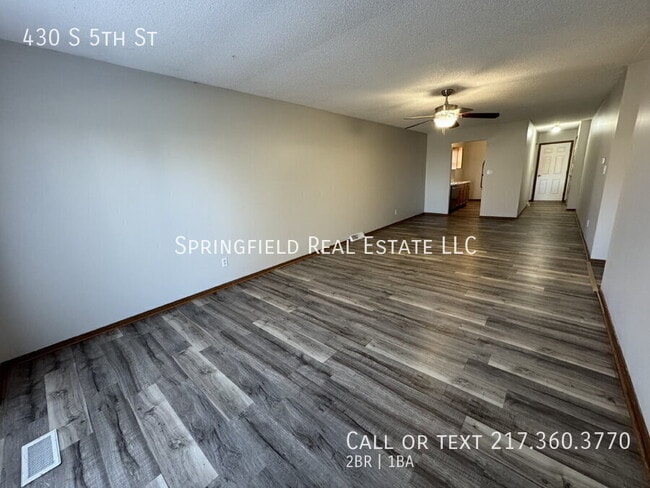 430 S 5th St in Auburn, IL - Building Photo - Building Photo