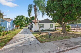 614 N E St, Unit #1 in Lake Worth Beach, FL - Foto de edificio - Building Photo