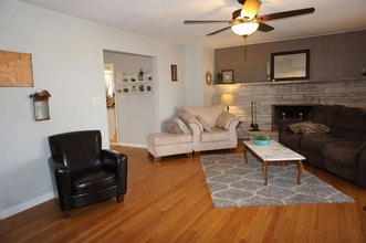 2515 Mandrake Dr in Rockford, IL - Foto de edificio - Building Photo