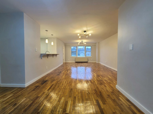 750 N Broad St in Elizabeth, NJ - Foto de edificio - Building Photo