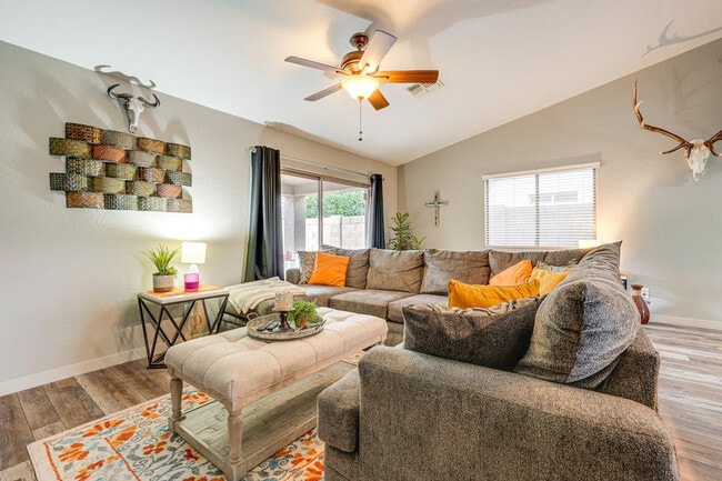 2125 W Goldmine Mountain Dr