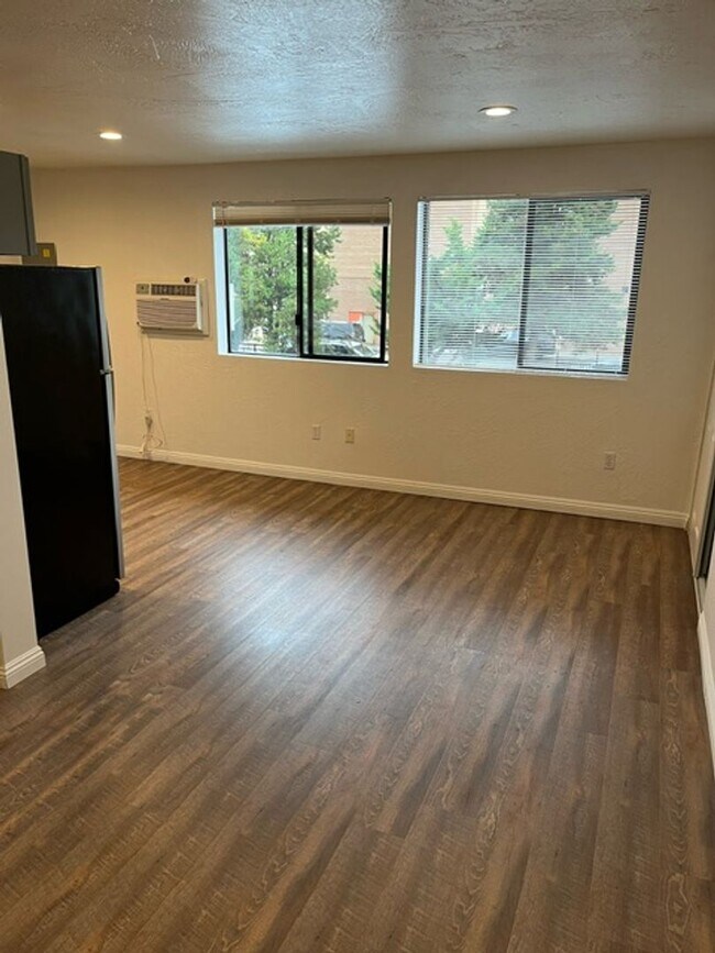 201 S Tower Ave-Unit -B2 in Centralia, WA - Building Photo - Building Photo