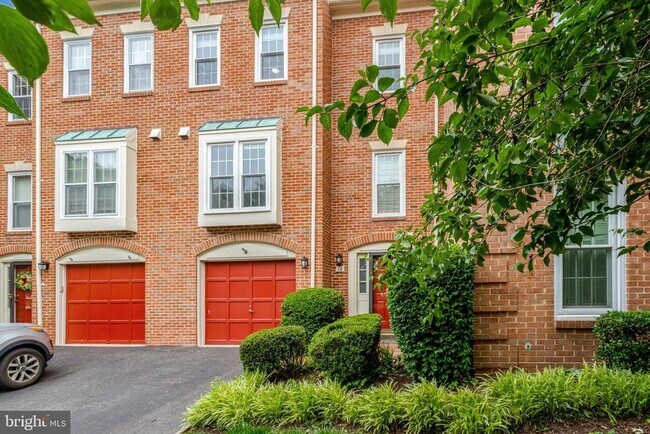 18 S Montana St in Arlington, VA - Building Photo - Building Photo