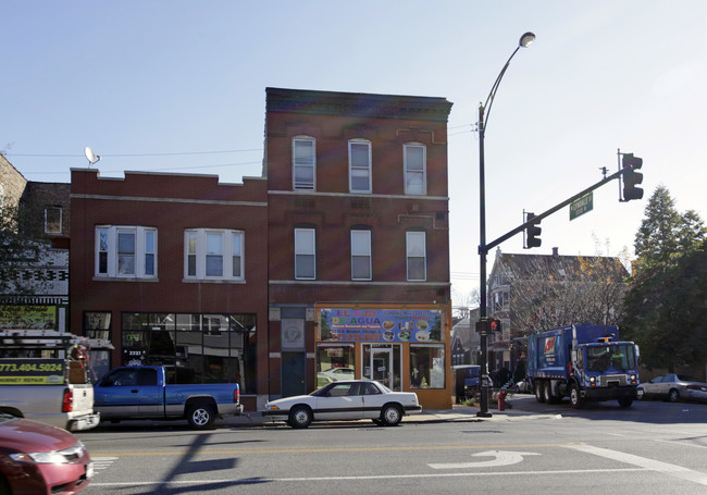 2235 N Western Ave in Chicago, IL - Building Photo - Building Photo