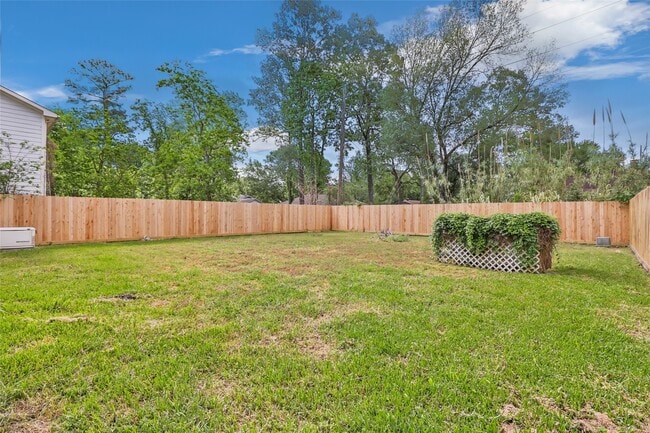 1311 N Diamondhead Blvd in Crosby, TX - Building Photo - Building Photo