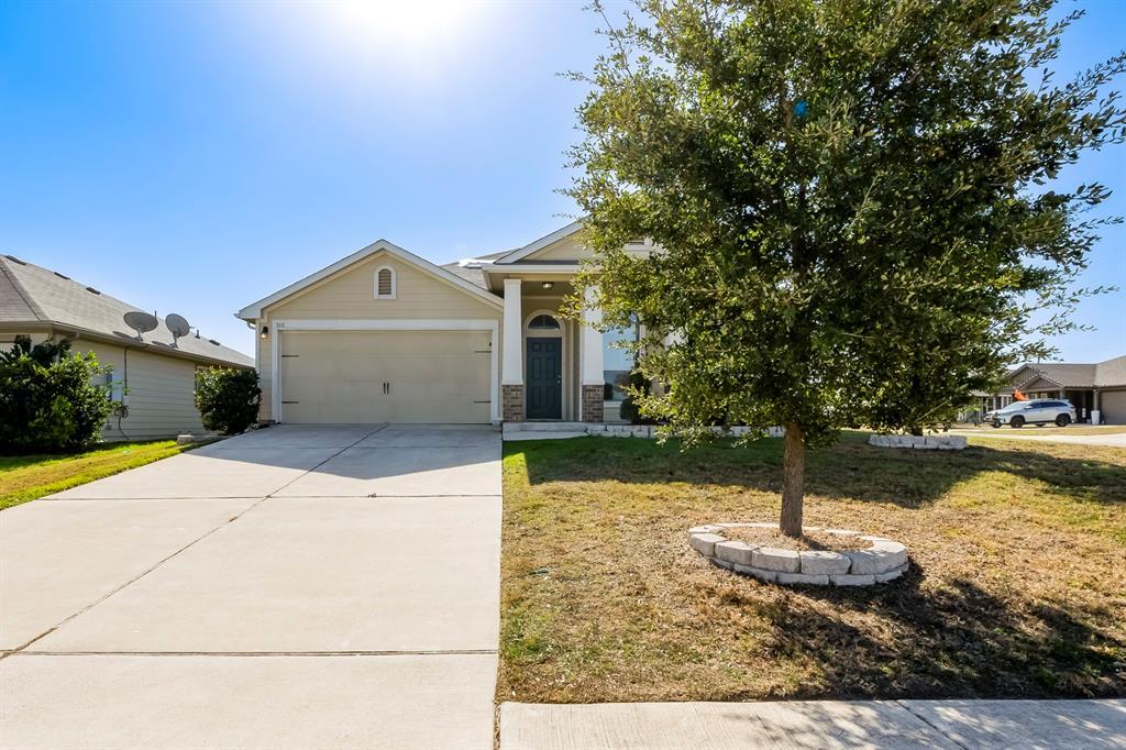 100 Sulphur River Lp in Hutto, TX - Building Photo