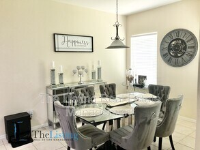 7411 Surrey Wood Ln in Apollo Beach, FL - Building Photo - Building Photo