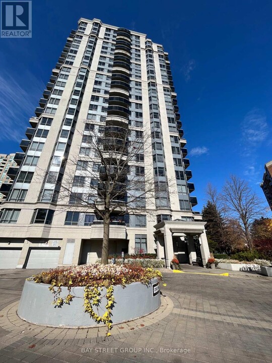 35-335 Finch Ave E in Toronto, ON - Building Photo