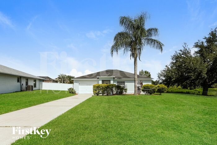 7976 Indian Heights Dr in Lakeland, FL - Building Photo