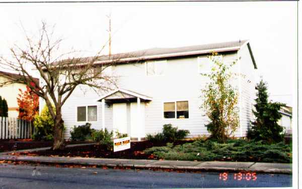 1531 Walnut St in Everett, WA - Foto de edificio - Building Photo