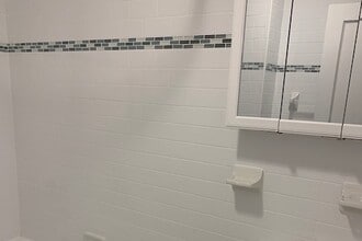 190 72nd St, Unit Studio in Brooklyn, NY - Building Photo - Building Photo