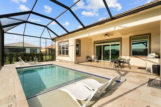 12136 Fortezza Way in Port St. Lucie, FL - Foto de edificio - Building Photo