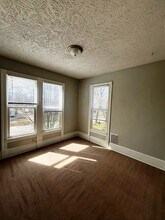 506 E Chestnut St in Bloomington, IL - Building Photo - Building Photo