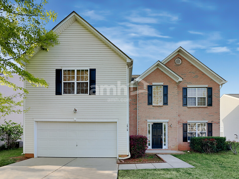 1919 Kingstree Dr in Monroe, NC - Building Photo