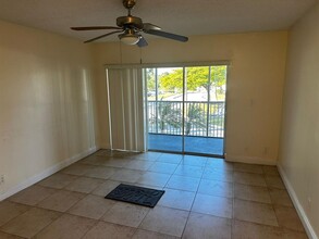 5612 Rock Island Rd, Unit 156 in Tamarac, FL - Building Photo - Building Photo