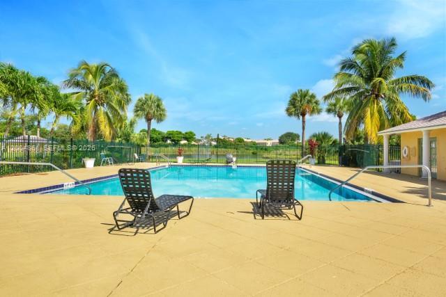 1727 Meadows Cir W in Boynton Beach, FL - Building Photo - Building Photo