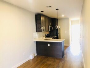 347 7th St in Jersey City, NJ - Building Photo - Building Photo