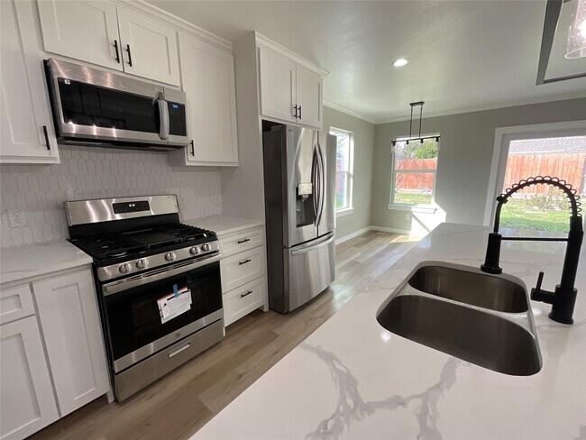 7735 Meadville St in Houston, TX - Building Photo - Building Photo