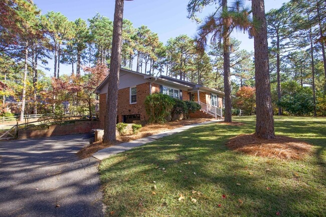 209 Selkirk Trail in Southern Pines, NC - Building Photo - Building Photo