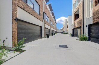 5837 Dolores St in Houston, TX - Building Photo - Building Photo