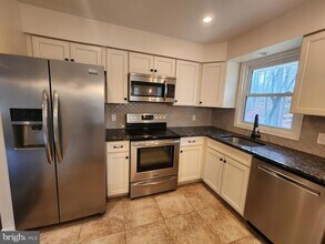 33 Old Red Lion Rd in Vincentown, NJ - Building Photo - Building Photo