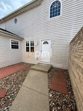 162 Mallard Pointe Dr in Valparaiso, IN - Building Photo - Building Photo