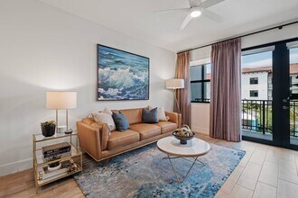 The Residences at Monterra Commons 55+ in Cooper City, FL - Foto de edificio - Building Photo