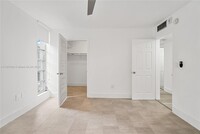 8305 Crespi Blvd, Unit 2D in Miami Beach, FL - Building Photo - Building Photo