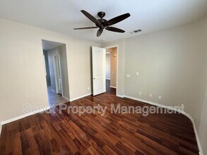 31875 Domenoe Way in Temecula, CA - Building Photo - Building Photo