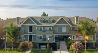 21320 Parthenia St, Unit 104 in Los Angeles, CA - Building Photo