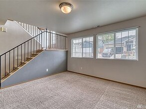 2989 Lowren Loop in Port Orchard, WA - Building Photo - Building Photo