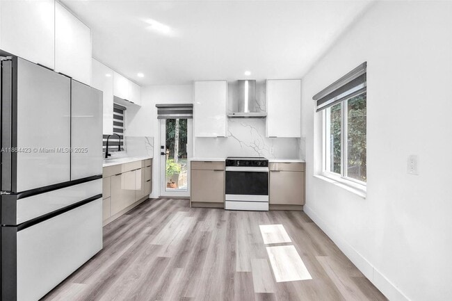 property at 886 NE 134th St