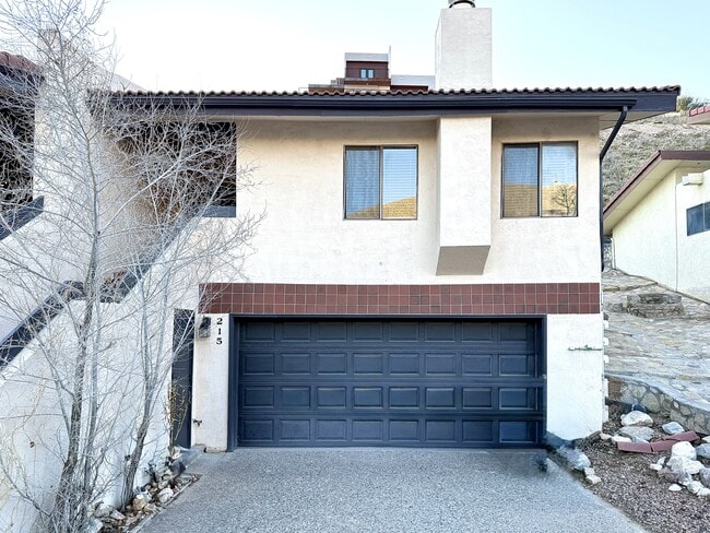 215 Canyon Terrace Dr in El Paso, TX - Building Photo - Building Photo