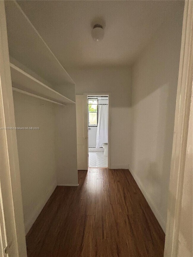 721 15th St in Miami Beach, FL - Building Photo - Building Photo