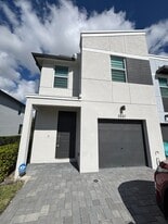 3521 Joshua Tree St in Palm Springs, FL - Building Photo