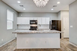 9056 Walker Lake Ct in Las Vegas, NV - Building Photo - Building Photo