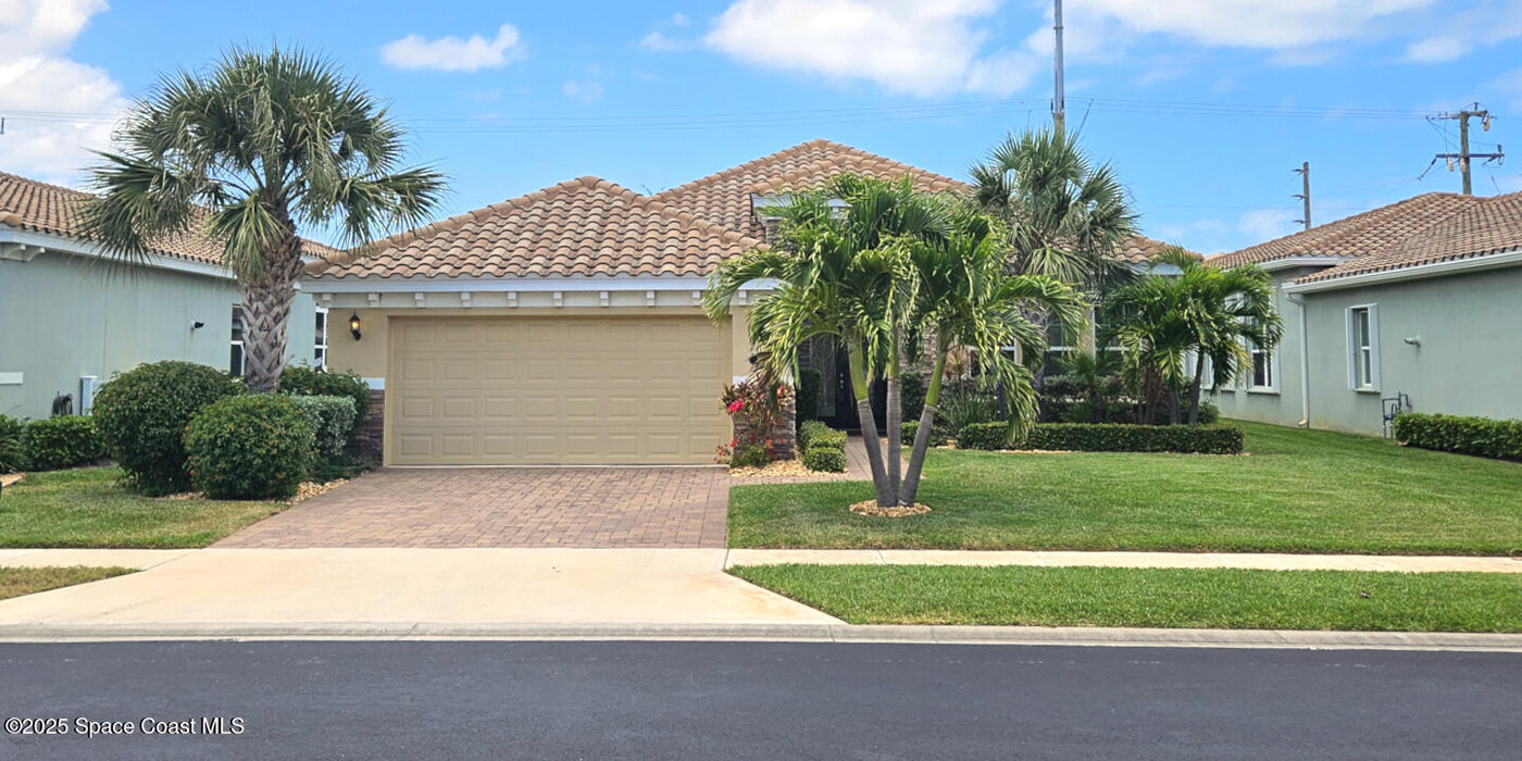 3839 Poseidon Way in Indialantic, FL - Building Photo
