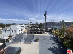 531 Venice Way in Los Angeles, CA - Building Photo - Building Photo