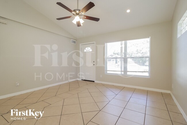 148 N Ridgewood Ave in Daytona Beach, FL - Building Photo - Building Photo