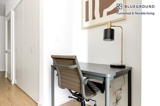 201 N Garland Ct in Chicago, IL - Building Photo - Building Photo