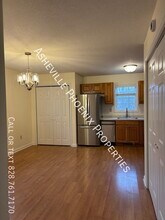 148 Laurel Loop in Asheville, NC - Building Photo - Building Photo